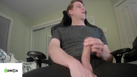 tallblondeguy623  24-12-2021